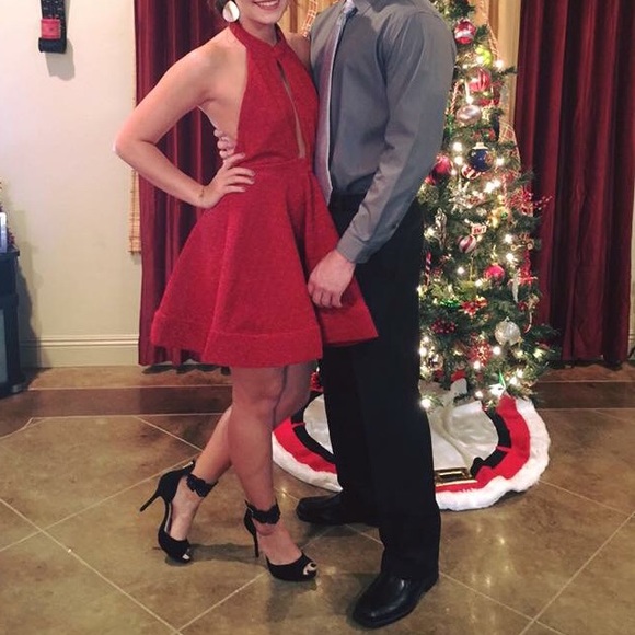 Red holiday dress - Picture 3 of 3